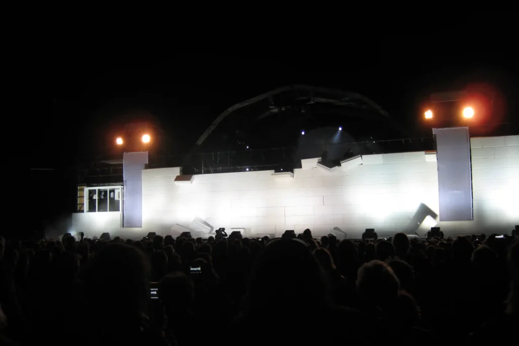 09 pink project the wall